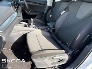 Skoda Octavia AMBITION 2.0 TDI 115HP 5DR - Image 4