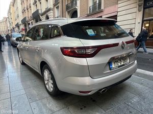 2017 Renault Megane 1.5 dCi 110 DYNAMIQUE NAV - Image 2