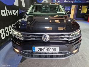 Volkswagen Tiguan 4MOTION DSG **HIGH SPEC, PAN ROO - Image 3