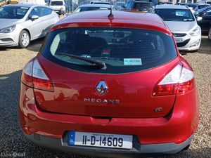 Renault Megane 2011 low mileage Diesel - Image 2