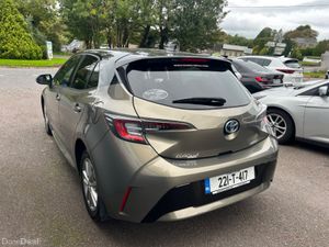 Toyota Corolla HYBRID LUNA SPORT HB 4DR - Image 4