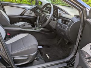 Toyota Avensis Estate 2.0L Petrol Automatic, 2017 - Image 3