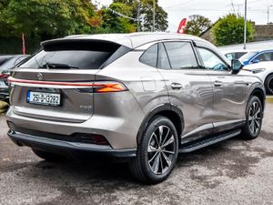 MG HS Plug-in Hybrid Exclusive Auto - Image 2