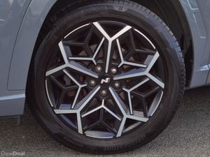 HYUNDAI TUCSON 1.6 N LINE 4WD AUTO PETROL HYBRID - Image 2