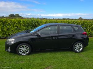 142 Toyota Auris 1.4 D4d New Nct Low Km - Image 3