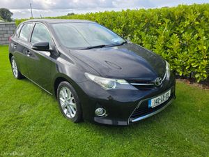 142 Toyota Auris D4d 1.4 Diesel Low Miles - Image 4