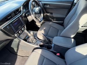 Toyota Corolla 1.4 D-4D TERRA 4DR - Image 3