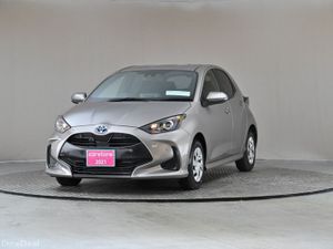 Toyota Yaris 1.5 PETROL HYBRID **REVERSE CAM**PARK - Image 3