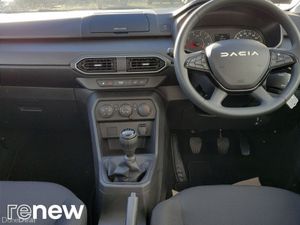 Dacia Sandero TCe 90 Essential - Image 2