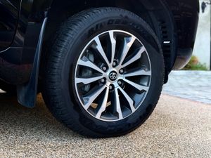 2024 Toyota Landcruiser 333 tax no vat - Image 4
