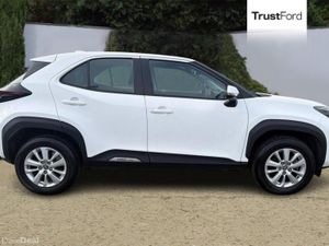 Toyota Yaris Cross 1.5 Hybrid Icon 5dr CVT - Image 3