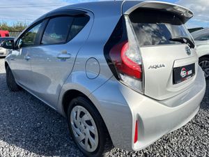 🔵 Toyota Aqua 1.5 Petrol Hybrid Automatic - Image 4