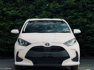 Toyota Yaris 1.5 Hybrid 2023 | Stylish & Efficient - Image 3