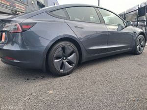 Tesla Model 3 2020 EXCELLENT CONDITION - Image 4