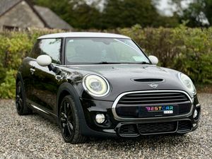 2019 MINI Cooper Sport 1.5 Petrol Manual - Image 2