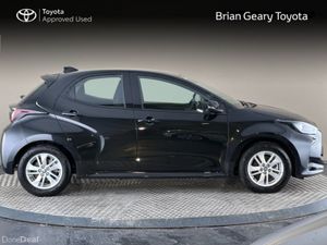 Toyota Yaris HYBRID LUNA - Image 3