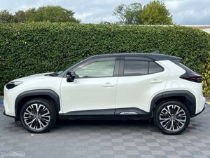 Toyota Yaris Cross Z-SPEC 1.5 HYBRID AUTO // REVER - Image 3