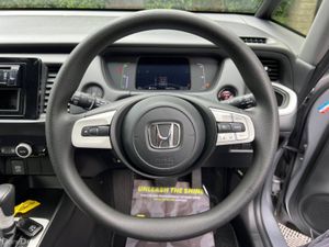 Honda Fit 1.5 HYBRID AUTO // ADAPTIVE CRUISE CONTR - Image 4