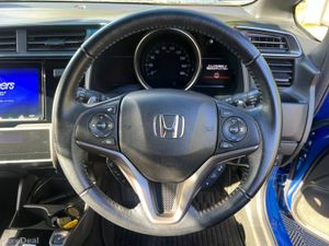 Honda Fit S-SENSING 1.5 HYBRID AUTO // REVERSE CAM - Image 4