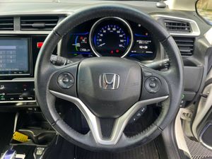 Honda Fit L-PACKAGE 1.5 HYBRID AUTO // SERVICE HIS - Image 4