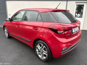 192 Hyundai i20 Deluxe 1.2 - Image 3