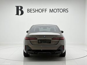 BMW i5 40 M-SPORT=ONLY 13000 MILES//1 OWNER//AS NE - Image 4