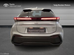 Toyota C-HR HEV Sport - Image 4