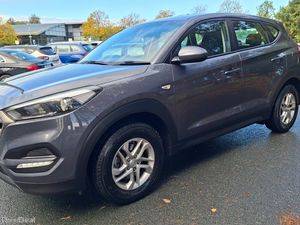 2017 Hyundai TUCSON  1.7 CRDI - Image 4