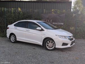 2015 Honda Grace Hybird *Low kms* - Image 2