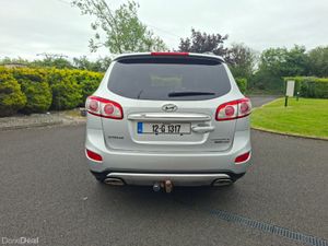 Hyundai Santa Fe 4WD 4DR - Image 4