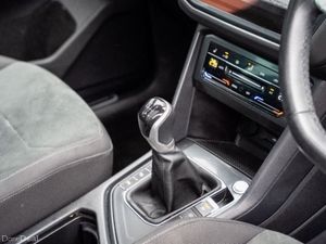 Volkswagen Tiguan Elegance 2.0tdi M6F 150HP 5DR - Image 4