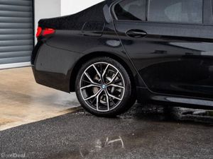 BMW 5-Series 520D M SPORT - Image 3