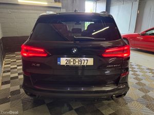211 BMW X5 X-Drive 30D M-Sport / M Performance - Image 4