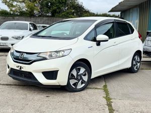 HONDA FIT 1.5L HYBRID AUTOMATIC 2015 69000KM ONLY - Image 3