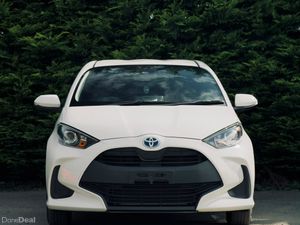 Toyota Yaris 1.5 Hybrid 2023 | Stylish & Efficient - Image 3