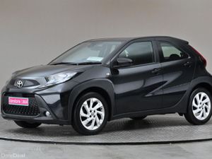 Toyota Aygo X 1.0 PULSE 5SPD **REVERSE CAMERA** - Image 4