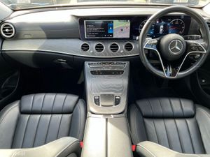 Mercedes-Benz E-Class E 200D Exclusive Saloon **Lo - Image 4
