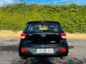 Hyundai i10 CLASSIC 4DR - Image 3