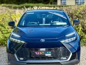 2025 Toyota C-HR Sol 2.0 Plug-In Hybrid Automatic - Image 4