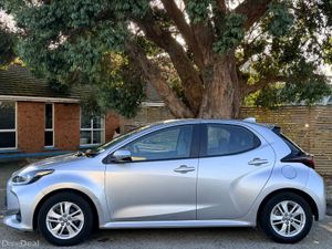 2024 TOYOTA YARIS 1.5 HYBRID.. IRISH CAR ..1 OWNER - Image 3