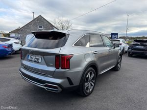 Sorento 7 Seater - Plug in Hybrid - massive spec - Image 3