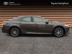 Toyota Camry **IRISH CAMRY **PLATINUM EDITION - Image 3