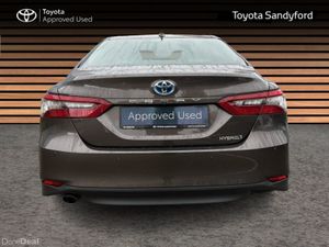 Toyota Camry **IRISH CAMRY **PLATINUM EDITION - Image 4