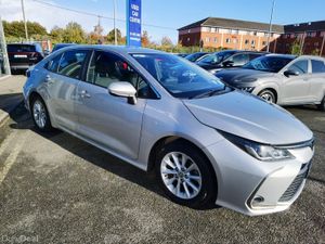 TOYOTA COROLLA 1.8 LUNA AUTOMATIC PETROL HYBRID - Image 3