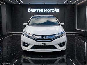 2015 Honda Fit Hybrid Automatic - Image 2