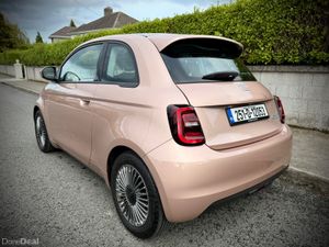 Fiat 500e 42 kWh | Only 1,600 km | Like new. - Image 4