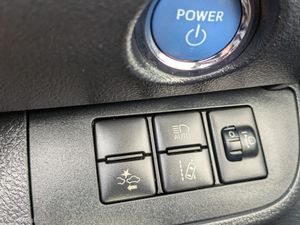 Toyota Sienta Glamper 1.5 Petrol Hybrid 7 Seater - Image 4