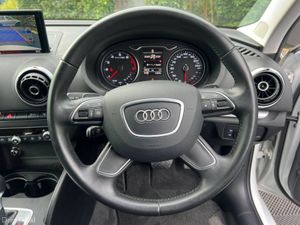 Audi A3 S-LINE PACK 1.4 TFSI AUTO // NEW 19" S-LIN - Image 4