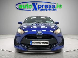 Toyota Yaris 4WD Hybrid Petrol, Automatic, Reversi - Image 3