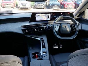 Peugeot 5008 BEV 73kwh 210hp Allure **Irish car** - Image 3